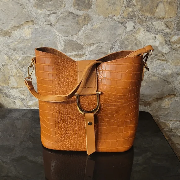 Handbag - Picture 1 of 4